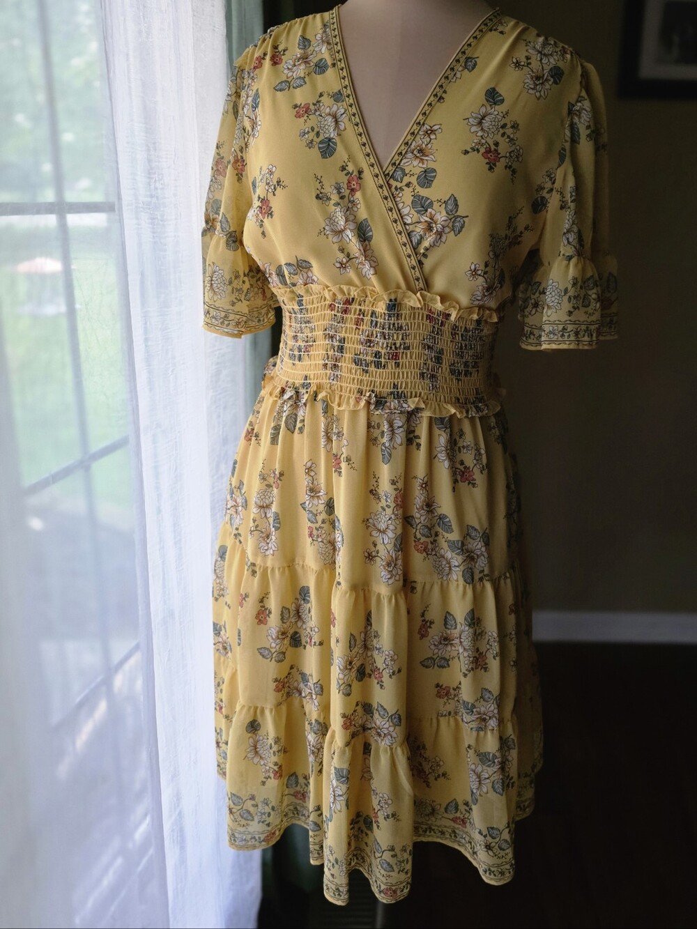 Max Studio Yellow Floral Smocked Waist Dress - Italian Vacation Vibe Size Small